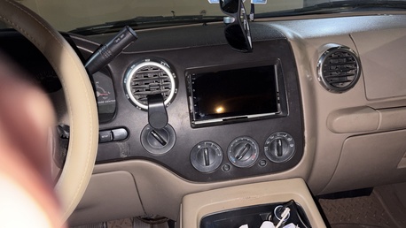 Jubail, Vehicles, Cars & Trucks , SAR 9900,  Ford Expedition XLT,  2004,  Automatic,  420000 KM,  FORD EXPEDITION Metallic Green Color In Good Condition - No Major Issue