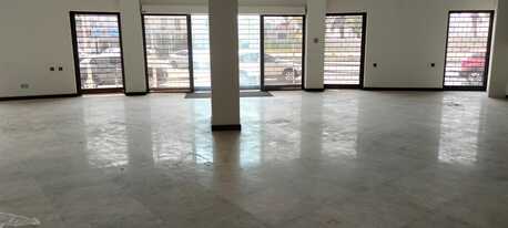 Manama, Shops, BHD 3500,  500 Sq. Meter,  Showroom (Gallery) Equipped With Offices And Counter For Rent In Manama