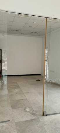 Manama, Shops, BHD 3500,  500 Sq. Meter,  Showroom (Gallery) Equipped With Offices And Counter For Rent In Manama