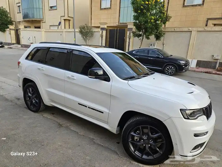 Riyadh, Vehicles, Cars & Trucks , SAR 120000,  Jeep Grand Cherokee,  2019,  Automatic,  110000 KM,   S  Under Warranty
