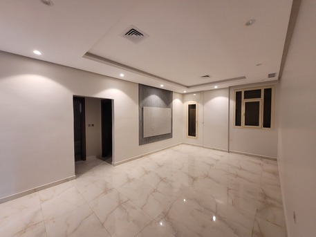 Paris, Apartments, Flats, Houses & Villas, KD 700/month,  4 BR,  180 Sq. Meter,  4 Bedroom Flat For Rent In Surra At 700KD
