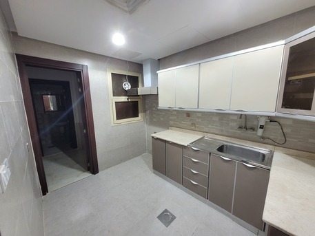 Paris, Apartments, Flats, Houses & Villas, KD 700/month,  4 BR,  180 Sq. Meter,  4 Bedroom Flat For Rent In Surra At 700KD