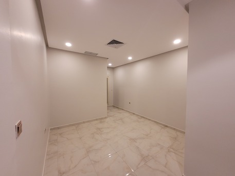 Paris, Apartments, Flats, Houses & Villas, KD 700/month,  4 BR,  180 Sq. Meter,  4 Bedroom Flat For Rent In Surra At 700KD