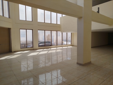 Manama, Shops, BHD 1000,  Showroom For Rent  3 Shutter With Mezzanine  In -((( Manama)))