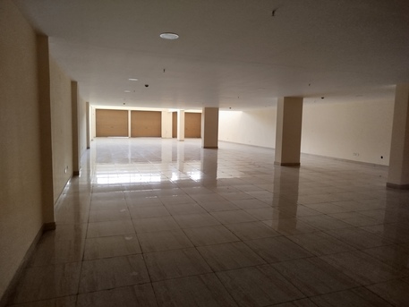 Manama, Shops, BHD 1000,  Showroom For Rent  3 Shutter With Mezzanine  In -((( Manama)))