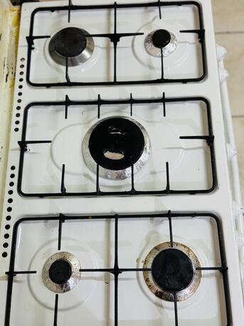 Riyadh, Household Items, SAR 450,  Excellent Condiiton 5 Burner Gas Oven, Working Perfectly, Made In Italy