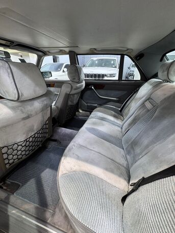 Manama, Vehicles, Cars & Trucks , BHD 2950,  Mercedes Benz 300SEL,  1986,  Automatic,  128000 KM,    (Silver)