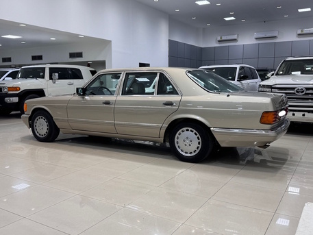 Manama, Vehicles, Cars & Trucks , BHD 2950,  Mercedes Benz 300SEL,  1986,  Automatic,  128000 KM,    (Silver)