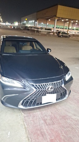 Khobar, Vehicles, Cars & Trucks , SAR 165000,  Lexus ES 300h,  2024,  Automatic,  35500 KM,  Pristine  Lexus ES300h | Low Mileage | Full Warranty