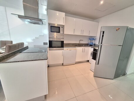 Juffair, Apartments, Flats, Houses & Villas, BHD 500/month,  Furnished,  3 BR,  Duplex 3 Bhk | Ultra-Modern | Balcony I Extremely Spacious | Amenities | In New Juffair