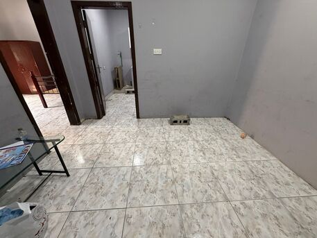 Muharraq, Apartments/Houses, BHD 150/month,  1 BR,  Flat For Rent In Muharraq With EWA Near Gold Market