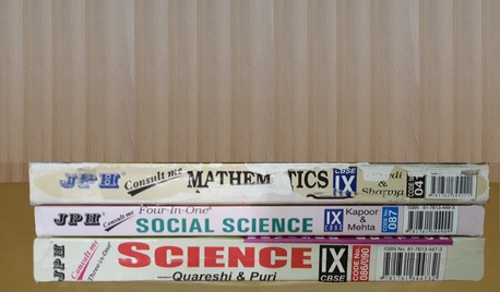 Manama, Books, BHD 4,  CBSE Guides Of Class 9 For Sale