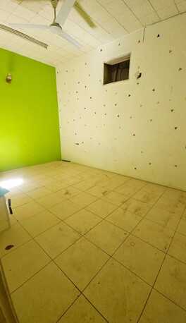 Salmaniya, Apartments/Houses, BHD 220/month,  3 BR,  3 Bedroom Unfurnished Flat For Rent Without Ewa