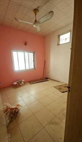 Salmaniya, Apartments/Houses, BHD 220/month,  3 BR,  3 Bedroom Unfurnished Flat For Rent Without Ewa