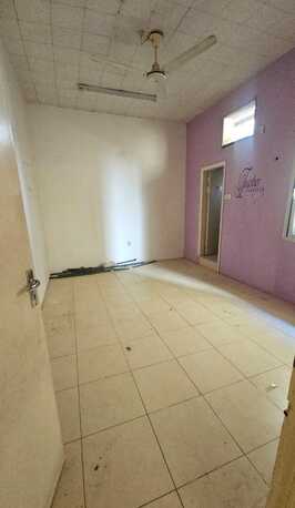 Salmaniya, Apartments/Houses, BHD 220/month,  3 BR,  3 Bedroom Unfurnished Flat For Rent Without Ewa