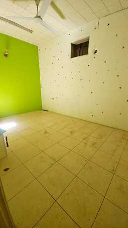 Salmaniya, Apartments/Houses, BHD 220/month,  3 BR,  3 Bedroom Unfurnished Flat For Rent Without Ewa