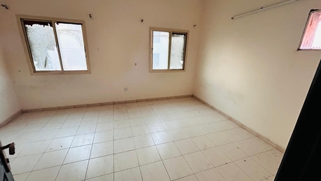 Zinj, Apartments/Houses, BHD 175/month,  1 BR,  SPACIOUS UN FURNISHED 1 BHK APARTMENT FOR RENT IN ZINJ-: SUBEER*38185065*