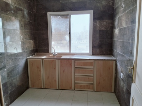 Hoora, Offices, BHD 150,  1BHK. Commercil Offic Flat For Rent.1Room.Hall. Kitchen. No.lift.2Nd Floor In -((Hoor)))