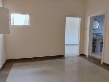 Hoora, Offices, BHD 150,  1BHK. Commercil Offic Flat For Rent.1Room.Hall. Kitchen. No.lift.2Nd Floor In -((Hoor)))