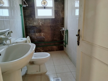 Hoora, Offices, BHD 150,  1BHK. Commercil Offic Flat For Rent.1Room.Hall. Kitchen. No.lift.2Nd Floor In -((Hoor)))