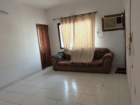 Hoora, Apartments/Houses, BHD 220/month,  2 BR,  2Bedroom 2Bath Small. Kitchen. Balcony, Lift. S/F. With A/C Inc Ewa In -(((Hoora)))