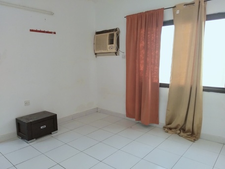 Hoora, Apartments/Houses, BHD 220/month,  2 BR,  2Bedroom 2Bath Small. Kitchen. Balcony, Lift. S/F. With A/C Inc Ewa In -(((Hoora)))