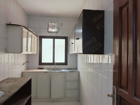 Hoora, Apartments/Houses, BHD 220/month,  2 BR,  2Bedroom 2Bath Small. Kitchen. Balcony, Lift. S/F. With A/C Inc Ewa In -(((Hoora)))
