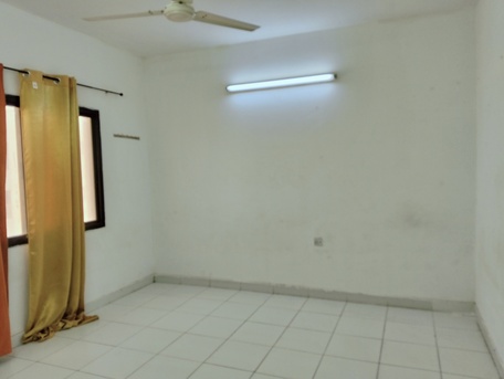 Hoora, Apartments/Houses, BHD 220/month,  2 BR,  2Bedroom 2Bath Small. Kitchen. Balcony, Lift. S/F. With A/C Inc Ewa In -(((Hoora)))