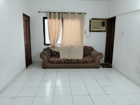 Hoora, Apartments/Houses, BHD 220/month,  2 BR,  2Bedroom 2Bath Small. Kitchen. Balcony, Lift. S/F. With A/C Inc Ewa In -(((Hoora)))