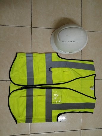 Riyadh, Household Items, SAR 1,  Safety Helmet, Safety Shoes & Safety Jackets For Sale