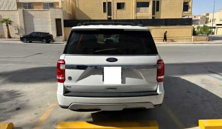 Riyadh, Vehicles, Cars & Trucks , SAR 115000,  Ford Expedition XLT,  2020,  Automatic,  155000 KM,   Ford Expedition (Mid‑Option / XLT) - Agency Maintained