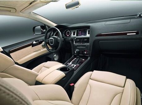 Riyadh, Vehicles, Cars & Trucks , Audi Q7,  2010,  Automatic,  400 KM,  Excellent Condition   Panorama Roof