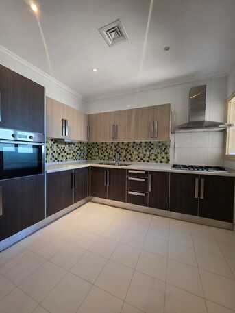 Salmiya, Apartments/Houses, KWD 875/month,  3 BR,  A Spacious And Luxurious 3-bedroom Apartment In Salmiya With A Direct Sea View.