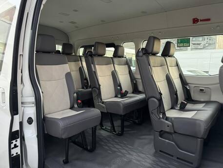 Cairo, Automotive, إيجار ميكروباص تويوتا هاي اس (14 راكباً) للمشا