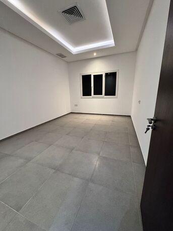 Kuwait City, Apartments/Houses, KWD 600/month,  3 BR,  A Comfortable Family Apartment At A Very Attractive Price! Jabriya