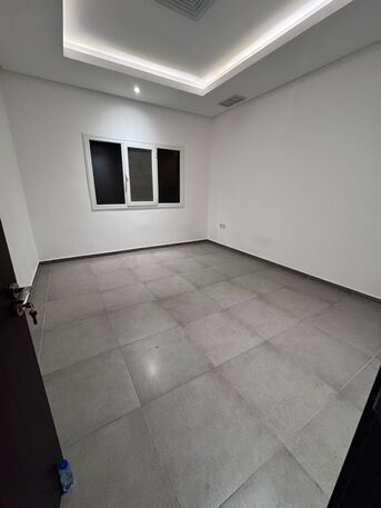 Kuwait City, Apartments/Houses, KWD 600/month,  3 BR,  A Comfortable Family Apartment At A Very Attractive Price! Jabriya