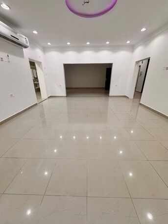 Kuwait City, Apartments/Houses, KWD 650/month,  6 BR,  A First Floor With