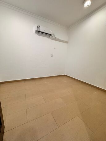 Kuwait City, Apartments/Houses, KWD 650/month,  6 BR,  A First Floor With