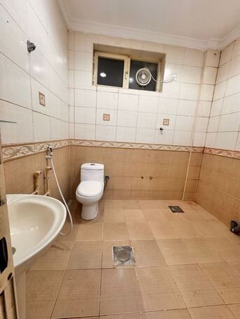 Kuwait City, Apartments/Houses, KWD 650/month,  6 BR,  A First Floor With