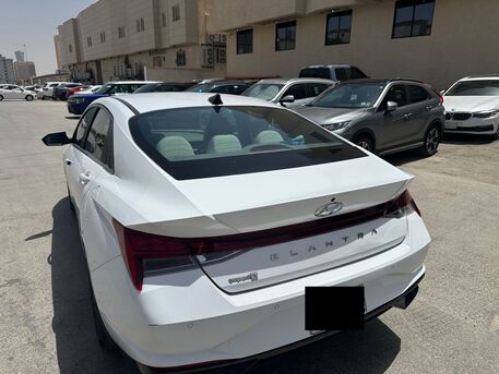 Riyadh, Vehicles, Cars & Trucks , SAR 54000,  Hyundai Elantra,  2022,  Automatic,  82500 KM,  Elantra 1.6 Full Options 83k KM Well Maintained (English Only)