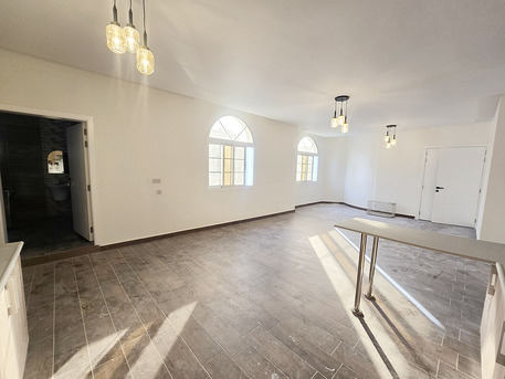 Jidhafs, Apartments, Flats, Houses & Villas, BHD 270/month,  2 BR,  100 Sq. Meter,  2BHK Large Apartment With EWA + Balcony