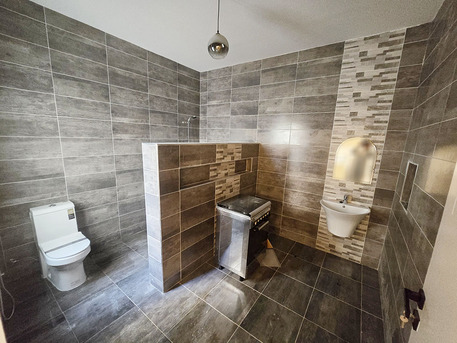 Jidhafs, Apartments, Flats, Houses & Villas, BHD 270/month,  2 BR,  100 Sq. Meter,  2BHK Large Apartment With EWA + Balcony