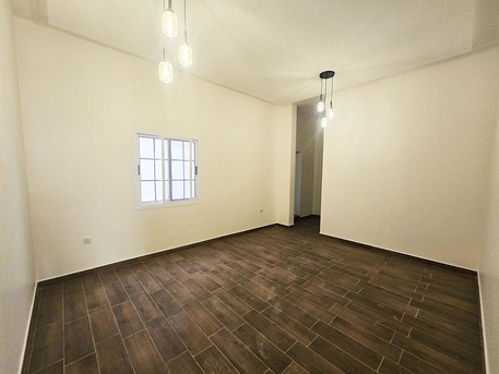 Jidhafs, Apartments, Flats, Houses & Villas, BHD 270/month,  2 BR,  100 Sq. Meter,  2BHK Large Apartment With EWA + Balcony