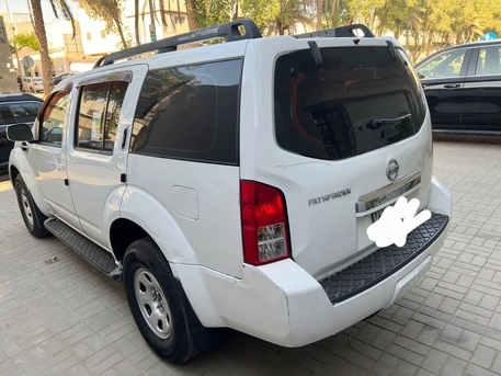 Al Malaz, Vehicles, Cars & Trucks , SAR 18000,  Nissan Pathfindet,  2010,  Automatic,  350000 KM,  Nissan Pathfinder For Sale