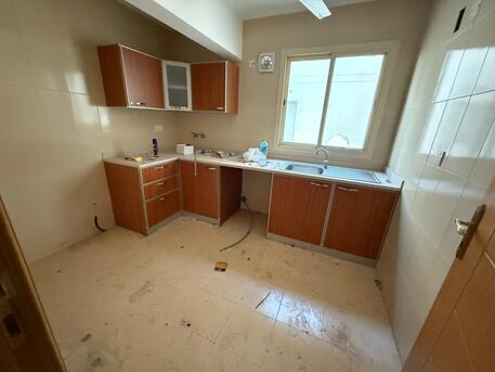 Busaiteen, Apartments/Houses, BHD 220/month,  2 BR,  Flat For Rent In Busaiteen With EWA , Unlimited