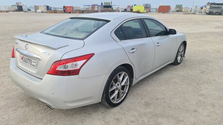 Juffair, Vehicles, Cars & Trucks , BHD 1550,  Nissan Maxima,  2011,  Automatic,  155000 KM,   Full Option Instalments Option Available