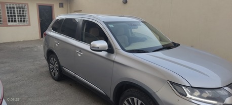 Riyadh, Vehicles, Cars & Trucks , SAR 49000,  Mitsubishi Outlander,  2019,  Automatic,  148000 KM,   Silver Top Option Keyless Moonroof 49000 SR Abha Location