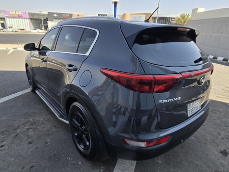 Al-Madinah, Vehicles, Cars & Trucks , Sr 37000,  Kia Sportage,  2016,  Automatic,  275000 KM,  Urgent Sale &ndash;   (New Shape)