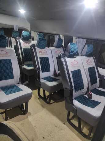 Cairo, Automotive, إيجار تويوتا هايس بالسائق: الحل الأمثل لتن