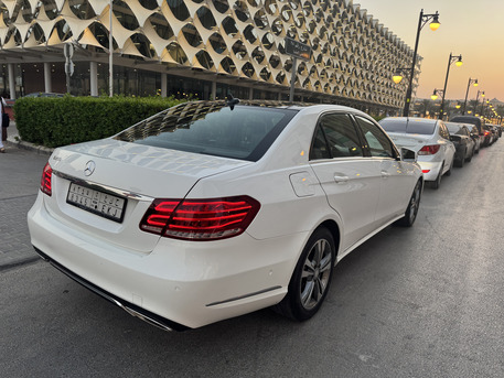 Riyadh, Vehicles, Cars & Trucks , SAR 71000,  Mercedes-Benz E200 2016,  2016,  Automatic,  178000 KM,   (W212) &ndash; Excellent Condition | GCC Specs | Turbo | Panoramic Roof
